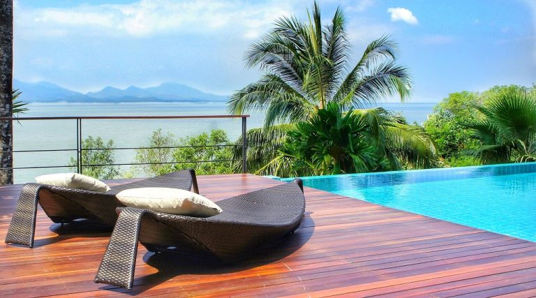 Enhancing Hospitality: The Use of Vintage Furniture and Decor in Malaysian Resorts